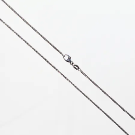 Kedja oxiderat silver 925/1000, ojämn, längd 38,5cm  Vikt: 2,3 g