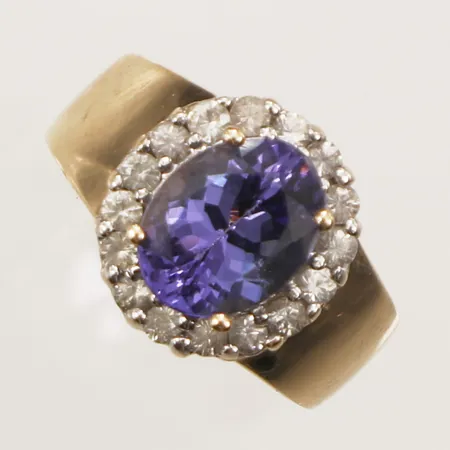 Ring med lila och vita stenar, stl 17, bredd 3,4-13mm, 9K  Vikt: 5,5 g