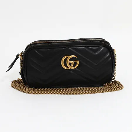 Väska Gucci, GG Mini Chain Shoulder Bag Black, modellnr: 546581, mått ca 20x10x7cm, beslag i gulmetall, kvitto, smärre fläckar invändigt, inga övriga tillbehör 