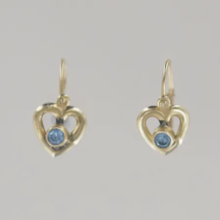 Ett par örhängen med sten, längd 1,5 cm,14K Vikt: 1 g