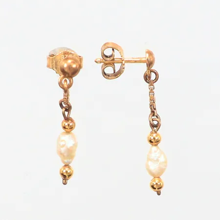 OBS, ändrad text !  Ett par örhängen pärlor, silver 835/1000, 2cm,  Vikt: 1,2 g