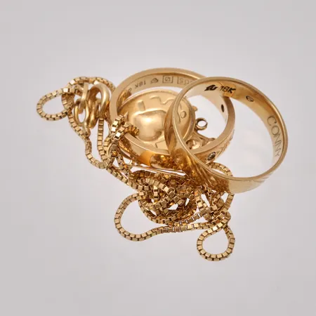 Diverse defekt guld, 18K, vikt 8,2g.