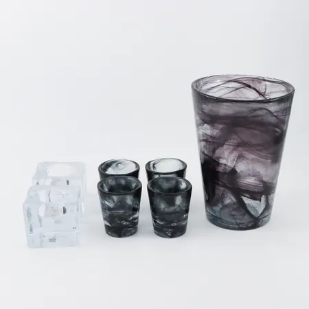 Konstglas 7 st Kosta Boda, höjd ca 6-19 cm. Skickas med postpaket.