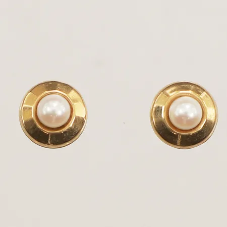 Ett par örhängen med pärlor, bredd 7,8mm, 18K  Vikt: 1 g