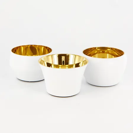 Tre Värmeljushållare, Skultuna, Kin Votives, höjd ca 4cm, mässing och vit, originalask Vikt: 0 g