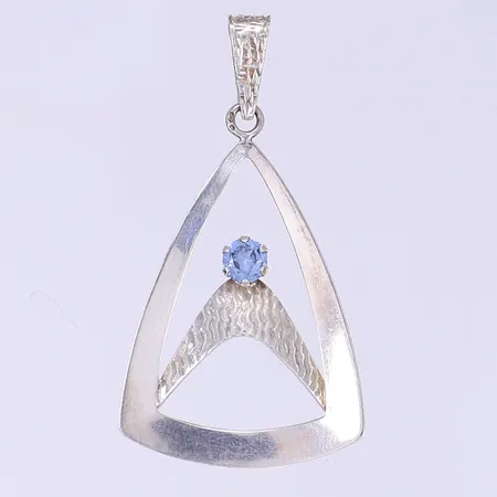 Hänge med blå sten, längd inkl ögla 50mm, bredd 30mm, Silver 925/1000 Vikt: 3 g