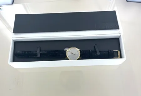 Herrur Certina, Ø 33,4 mm, slitet armband, 18K, EOL 158.9289.68.Nytt batteri behövs. Skickas med postpaket.