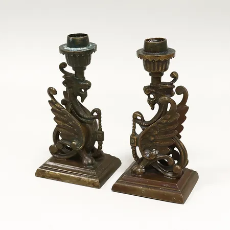 Ett par ljusstakar mässing, drakmotiv, 15cm, omärkta. Skickas med postpaket.