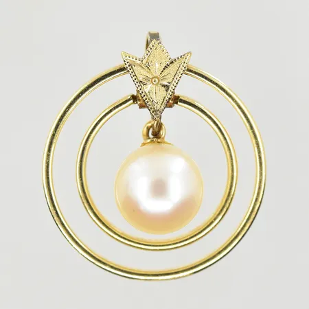 Hänge med odlad pärla Ø7 mm, längd 20 mm, bredd 20 mm, rörliga delar, 14K. Vikt: 2,3 g