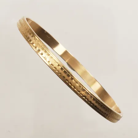 Armring, Ø70mm, innermått 21cm, bredd 5,3mm, 14K  Vikt: 9,7 g