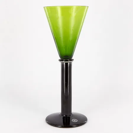 Pokal/vinglas Reijmyre, design Margareta Hennix, höjd:26,5cm, Ø10cm, etikettmärkt, signerad 19525, MH Vikt: 0 g