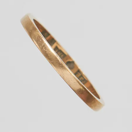 Ring slät, stl 17½, bredd 1,8mm, gravyr, 18K Vikt: 2,2 g