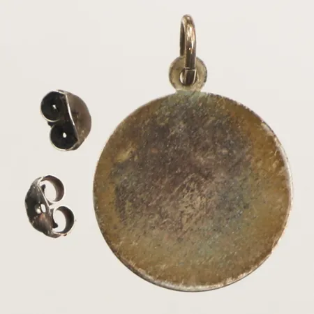 Hänge, gravyr, två snurrebussar, silver Vikt: 2,3 g