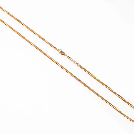 Kedja, Pansar i 18K guld. Det är 39 cm långt, 2 mm brett och väger 5,0g. Trög springring, ojämnheter.