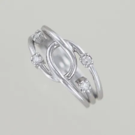 Ring med diamanter 4 x 0,03ct, Ø 16½ mm, 18K Vikt: 5,2 g