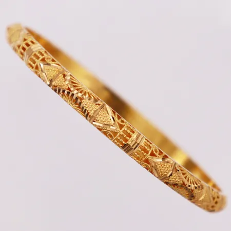 Armring, genombrutet mönster Ø63mm, bredd 5,5mm, 22K  Vikt: 13,5 g