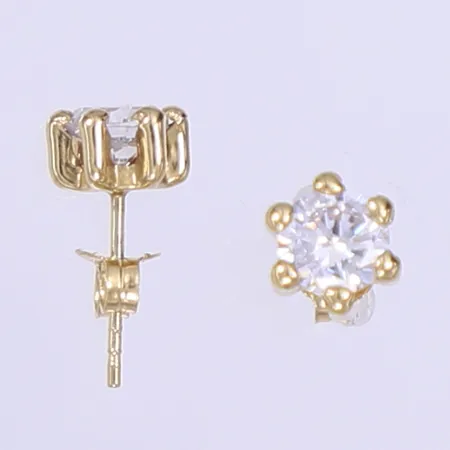 Ett par örhängen med vita stenar, 13x6mm, 18K  Vikt: 1 g