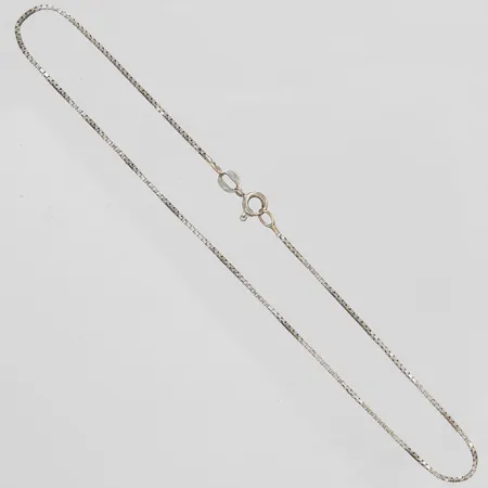 Vristlänk Venezia, längd ca 25,5cm, bredd 0,8mm, ojämnheter, behov av omrodering,  vitguld 18K Vikt: 1,8 g