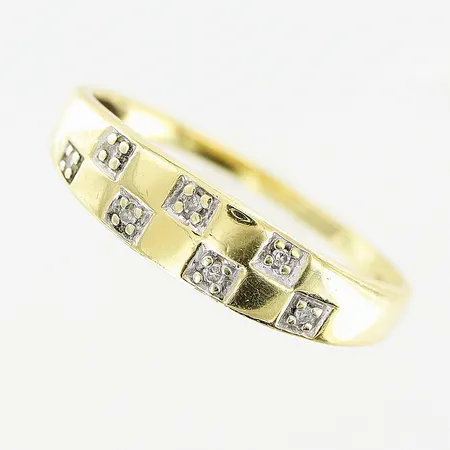 Ring, diamanter 7 x ca 0,005ct, stl 17½, bredd 1-4,5mm, 18K Vikt: 2 g