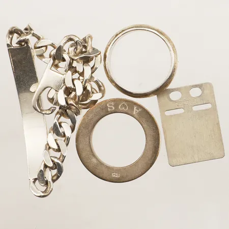 Diverse silver, gravyr, silver  Vikt: 33,7 g