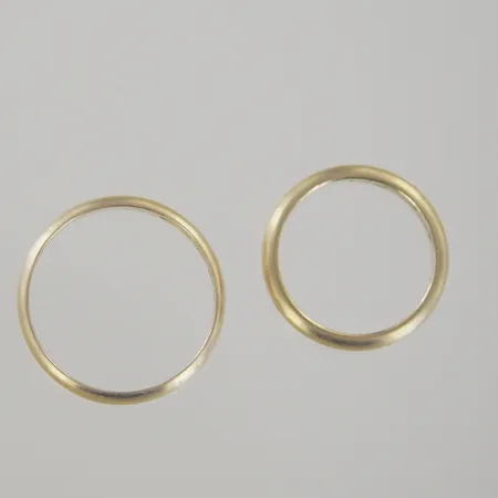 Ring med sten, Ø 21¼ mm, bredd 12,5 mm, 18K Vikt: 2,9 g