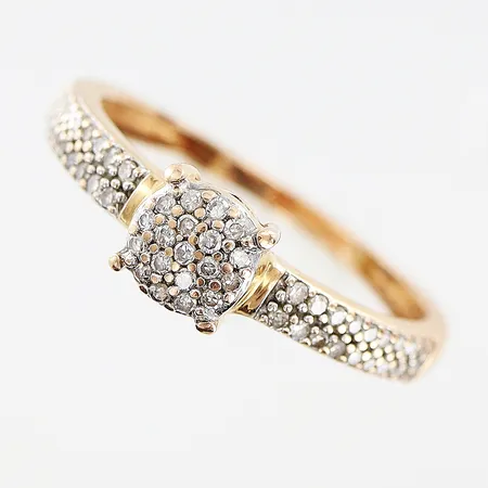 Ring stl 16, bredd 1-4,5mm, diamanter ca 55ct x ca 0,005ct, 8/8-slipade, GHA, tilltryckning på skena, 18K Vikt: 1,5 g