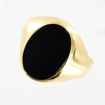 Klackring, onyx, stl 16¾, bredd 2-15mm, 18K Vikt: 3,5 g