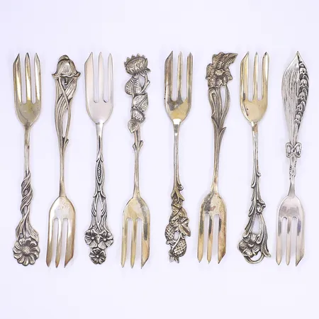 8 Dessertgafflar, Svenska Floran, 13cm, Silver 830/1000 Vikt: 146 g