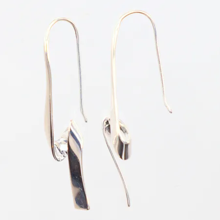 Ett par örhängen Guldfynd silver 925/1000, längd 4,5cm Vikt: 4,8 g