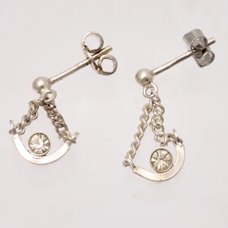 1par örhängen i silver, mått 8,7x20mm, 1par vita stenar, 835/1000, en snurrebuss oäkta,  vikt 1,52g.