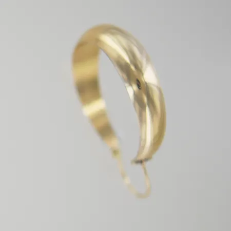 Singel örhänge, diam 3 cm, bredd 4 mm, 18K  Vikt: 3,8 g