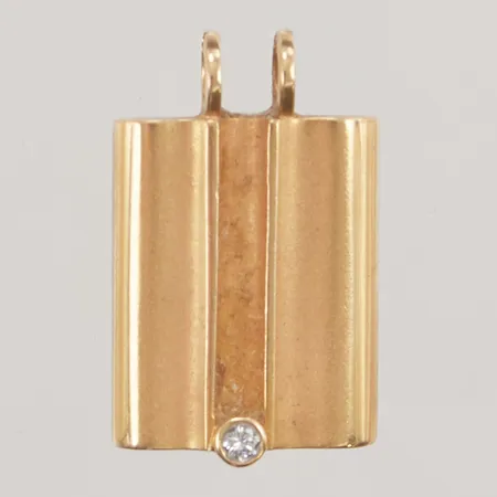 Hänge med diamant 1 x ca. 0,10ct, 29x19mm, väldigt slitna öglor, 18K, 9,3g.