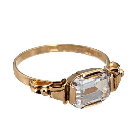 Ring, 18K guld, vit sten, defekt Vikt: 1,8 g