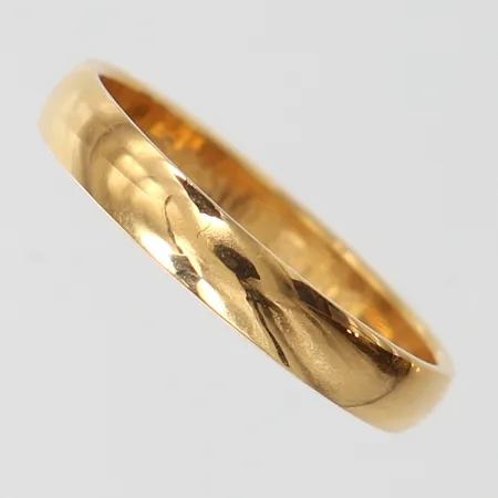 Ring, slät, stl: 15¾, bredd 3mm, 18K.  Vikt: 2,1 g