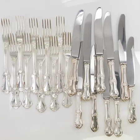 Bestickuppsättning, modell: Patricia, 10 Bordsgafflar, 17,6cm, 10 Bordsknivar med blad i rostfritt stål, 20,5cm, 830/1000 silver, 844,9g.