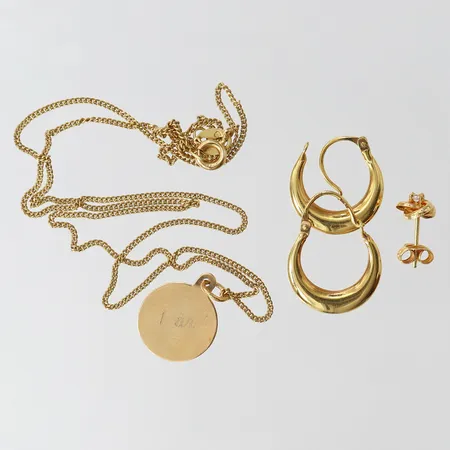 Guldskrot, sten, gravyr, knut, skeva, 18K Vikt: 4,7 g