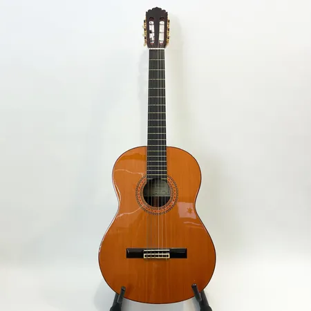 Akustisk gitarr, Manuel Rodriguez Modell.nr: C, serie-nr: 00899, mjukt fodral medföljer Skickas med Bussgods eller PostNord