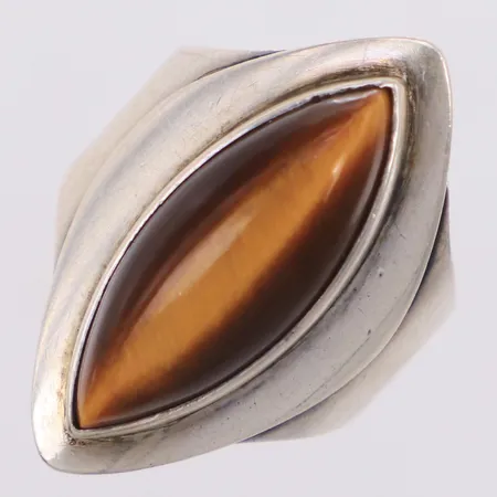 Ring med tigeröga, stl 18, bredd 5-30mm, 835/1000 silver  Vikt: 7,2 g