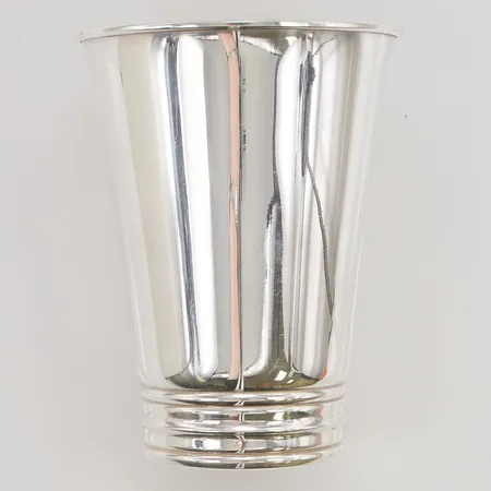 Vas/Bägare, höjd: 12,5cm, förgylld insida, Guldsmedsaktiebolaget I Stockholm år 1968, 830/1000 silver, 123,1g.