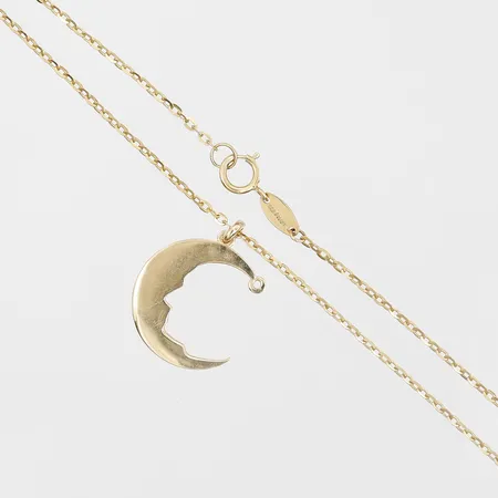 Kedja med hänge, ej avtagbart, längd 55cm, höjd på hänge 15mm, del av hänge saknas, 14K guld Vikt: 2,7 g