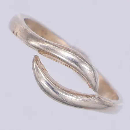 Ring, öppen modell, stl 17, 925/1000 silver Vikt: 2,1 g