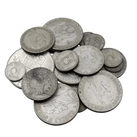 Diverse svenska silvermynt, 400/1000, 1 st 2 kr 800/1000, finvikt cirka 58g Vikt: 131 g