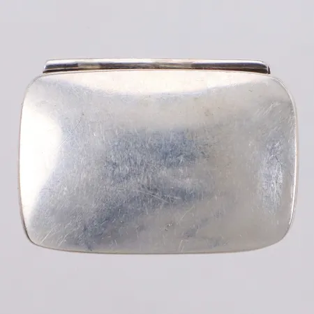 Pillerdosa, 34mm, lätt skev, 925/1000 silver Vikt: 15,3 g