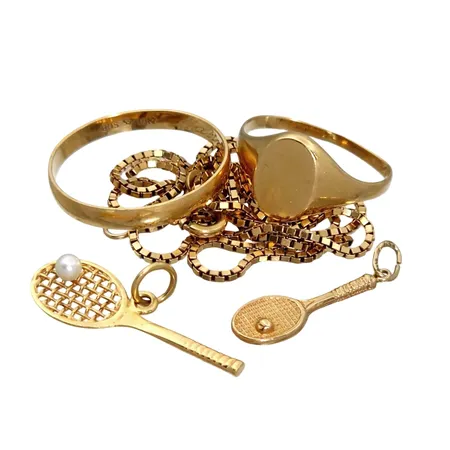 Diverse smycken, 8K guld - 3,4g, 18K guld - bruttovikt 5,8g, slitage, defekter och gravyrer