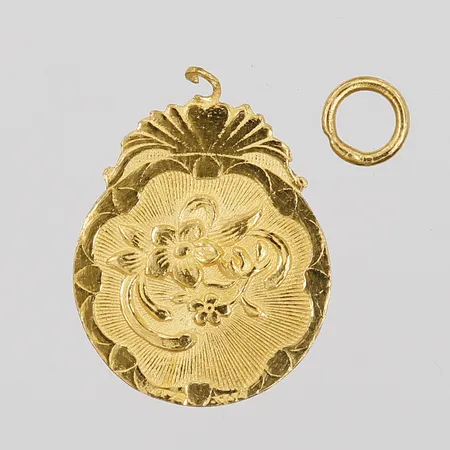 Hänge, defekt ögla, 24K Vikt: 5,9 g