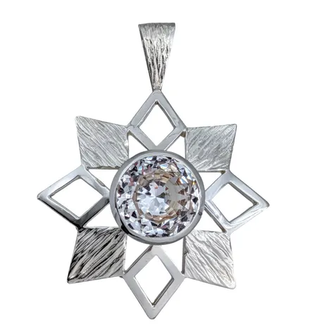 Stort Hänge 1970-tal, "Stjärna", silver, Bergkristall, Rolf Nilsson Kristianstad 1973, sten med något minimalt märke Vikt: 11,5 g