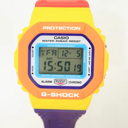 Herrur Casio G-Shock Protection lila/gul/orange/röd/grön, bredd 44mm. #3229 Skickas med paket.