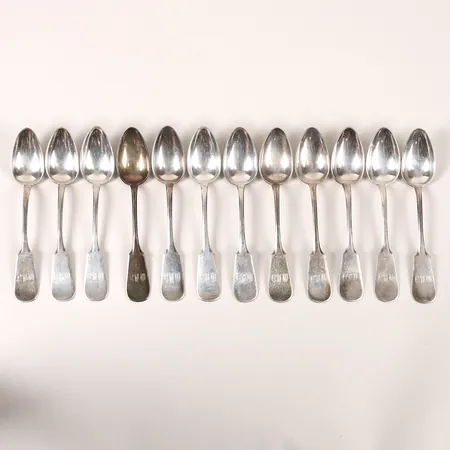 Tolv teskedar, Victor Lindman, Helsingfors, Finland, 1921, längd 13cm, monogram, slitage, silver. Vikt: 203,7 g