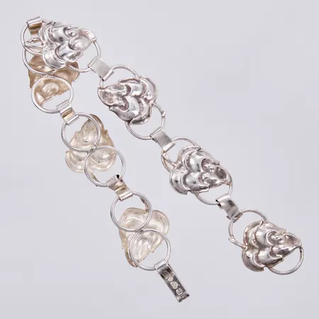 Armband, längd: ca 18cm, bredd: ca 4-15mm, V.J., Janson Guldvaru Ab Victor, Lindesberg, år 1951, 830/1000 silver  Vikt: 11,1 g