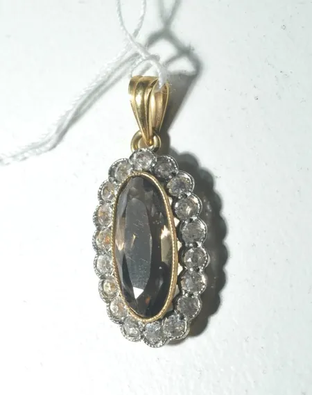 Hänge med stenar, längd 2,5 cm, 18k 2,2 gr Vikt: 2,2 g